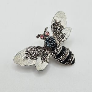 VINTAGE Black White Rhinestone Enamel Bee Bumblebee Bug Silver Tone Brooch Pin